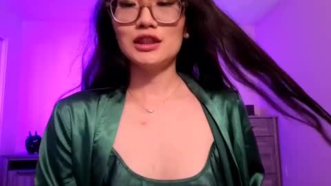 Snapshot of aliciaz3 chatting on September 2025 05:07:02 PM Alicia Hebi online show from September 2025 05:07:02 PM