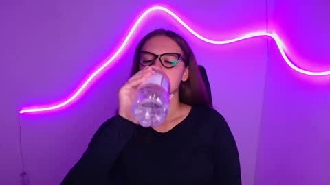 Alicie online show from September 2025 05:07:01 AM