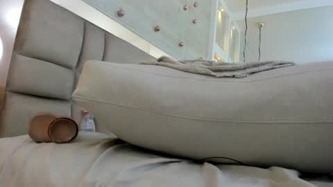 Snapshot of alicie_green chatting on December 2024 05:26:01 AM im tutti online show from December 2024 05:26:01 AM