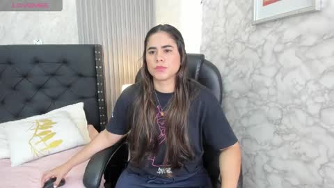 alicya online show from April 2026 12:01:01 PM