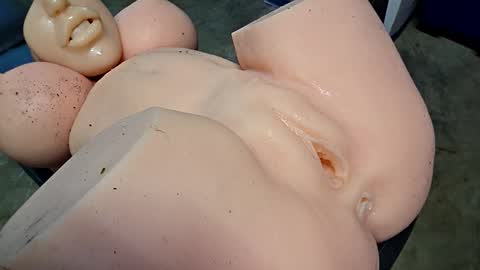 Doll Destroyer online show from April 2026 01:34:02 PM