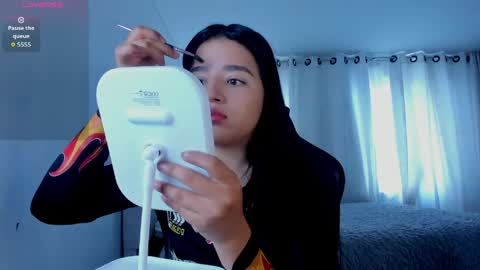 aliice_walker_ online show from March 2026 04:43:01 PM