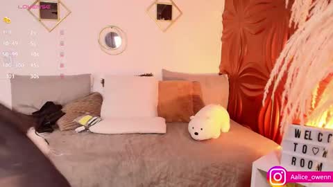 Alicie online show from October 2025 11:02:02 PM