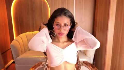 alina_b_ online show from April 2026 01:42:02 AM