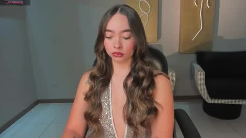 alinakravitz_ online show from November 2025 11:32:02 AM