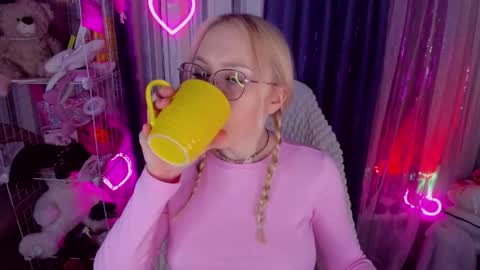 alinaocean online show from April 2026 11:40:01 AM