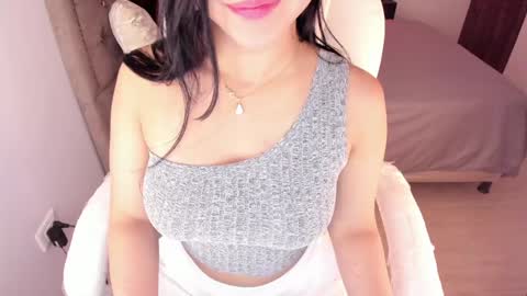 Snapshot of alinaowens chatting on February 2025 09:15:01 PM alinaowens online show from February 2025 09:15:01 PM