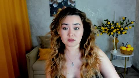 alineleee online show from April 2026 11:18:02 AM