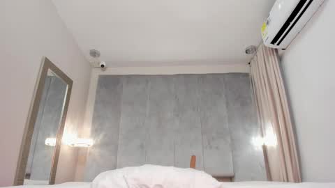 Alinna  online show from February 2025 10:28:02 PM