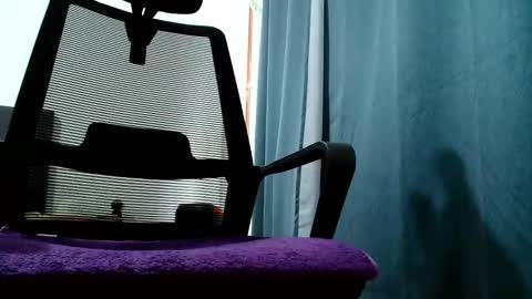 Snapshot of alinslut chatting on May 2026 12:11:01 PM alinslut online show from May 2026 12:11:01 PM