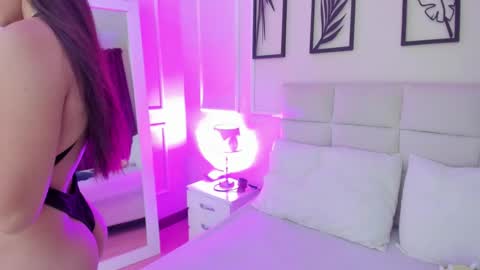 Snapshot of alisa_walker chatting on February 2025 04:00:02 PM online show from February 2025 04:00:02 PM