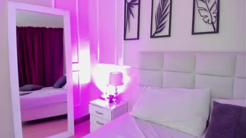 Snapshot of alisa_walker chatting on February 2025 02:42:02 AM online show from February 2025 02:42:02 AM