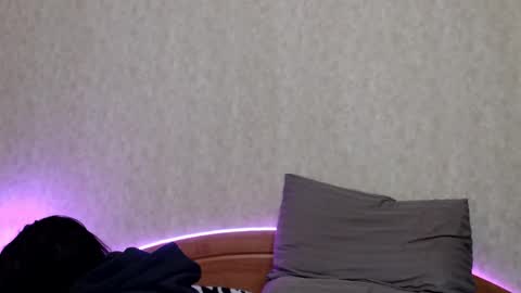 alisaadoll online show from November 2025 12:08:02 PM