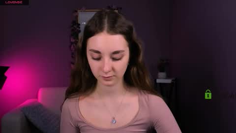 Alisa online show from December 2025 08:15:02 PM