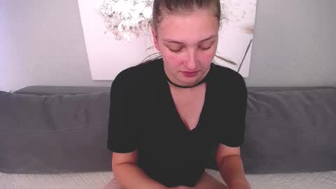 Snapshot of alisaperes chatting on September 2025 08:02:02 AM Alisa online show from September 2025 08:02:02 AM