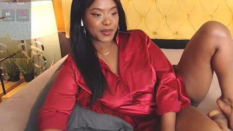 Luna online show from February 2025 09:03:02 PM