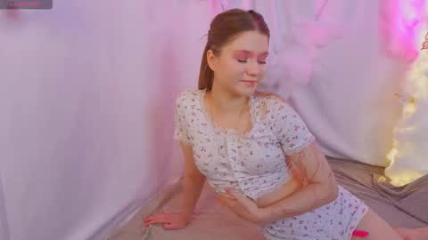 Alisia online show from October 2025 04:30:01 PM