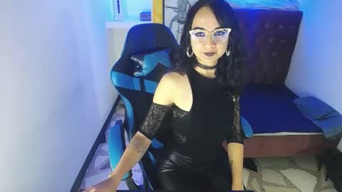 Snapshot of alison_moon7 chatting on September 2025 01:22:01 PM ALISON MOON online show from September 2025 01:22:01 PM
