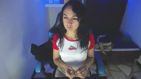 Snapshot of alison_moon7 chatting on September 2025 01:02:01 PM ALISON MOON online show from September 2025 01:02:01 PM