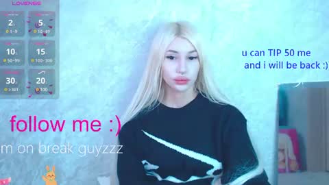 Snapshot of alison_moonlight chatting on June 2026 12:48:02 AM Alison online show from June 2026 12:48:02 AM