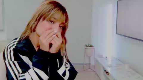 Snapshot of alisondiaz_ chatting on January 2025 10:37:02 PM Alison diaz online show from January 2025 10:37:02 PM