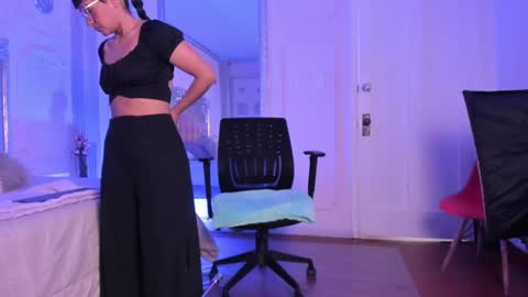 Alison Fishert online show from December 2024 12:02:01 PM