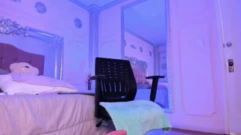 Alison Fishert online show from December 2024 03:05:01 PM