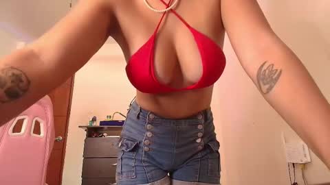 Alissa online show from September 2025 01:56:01 PM