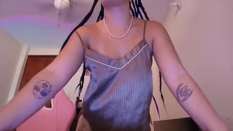 Alissa online show from November 2025 12:48:01 PM