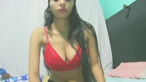 Snapshot of alisson__wood chatting on November 2025 03:06:02 PM ALISON WOOD online show from November 2025 03:06:02 PM