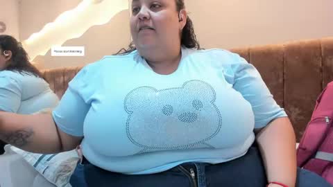 Alisson online show from April 2026 06:09:01 PM