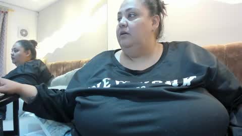 Snapshot of alisson_am chatting on May 2026 12:10:01 PM Alisson online show from May 2026 12:10:01 PM