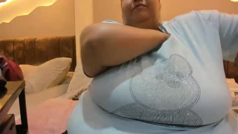 Snapshot of alisson_am chatting on May 2026 11:19:01 AM Alisson online show from May 2026 11:19:01 AM