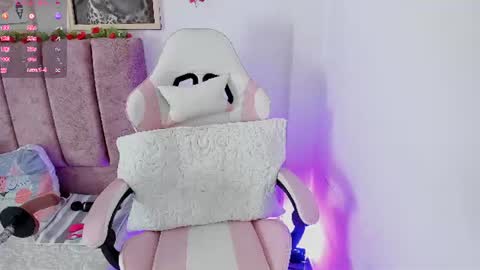 Snapshot of alisson_boobs_ chatting on July 2026 01:14:02 PM Alisson online show from July 2026 01:14:02 PM