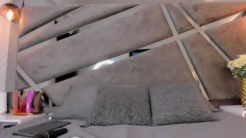 Alisson  online show from April 2026 12:10:01 PM