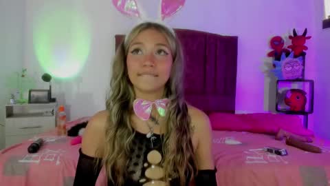 Snapshot of alisson_zafiro chatting on December 2024 05:52:01 PM Alisson IG alisson zafiro27 online show from December 2024 05:52:01 PM