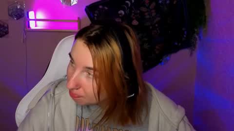 A L I C E  online show from September 2025 08:33:02 PM