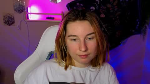 A L I C E  online show from September 2025 06:55:02 PM