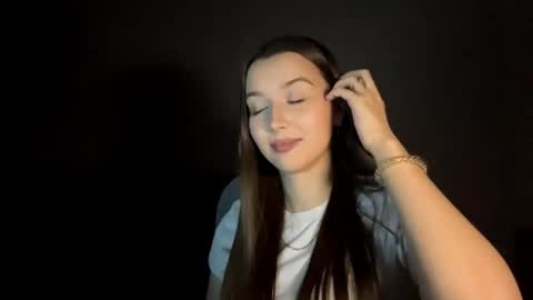 Annie online show from November 2025 12:30:01 PM