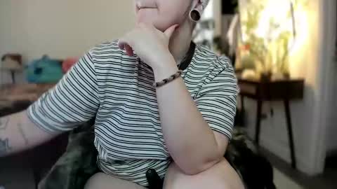 alix_valentine online show from October 2025 09:42:02 PM