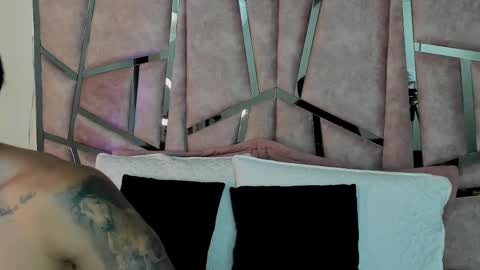 alix online show from September 2025 10:15:01 PM