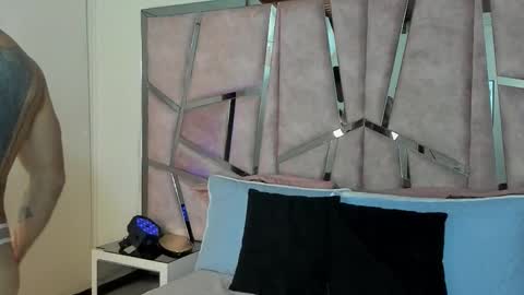 alix online show from October 2025 08:57:01 PM