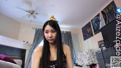 Alize Zaide online show from October 2025 07:48:02 PM