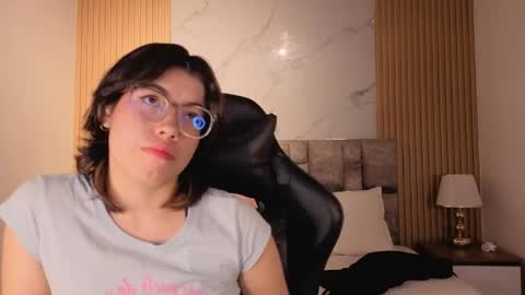 alkivamoon online show from June 2026 06:55:02 PM
