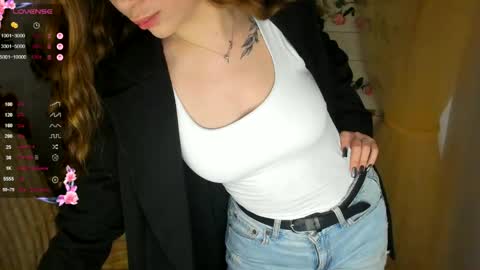 Snapshot of allana_dream chatting on May 2026 06:44:01 AM Allana online show from May 2026 06:44:01 AM