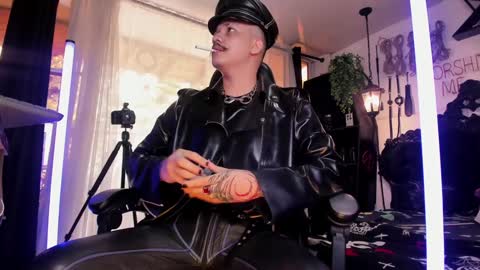   online show from December 2024 04:38:02 PM