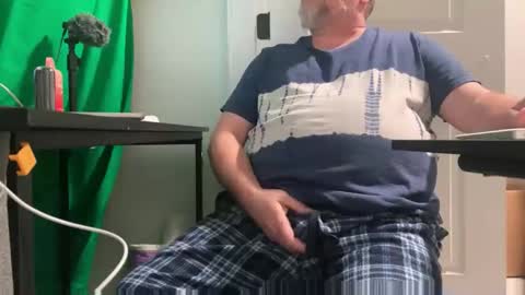 Allergictolove online show from January 2025 10:49:02 PM