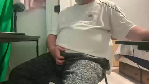 Allergictolove online show from October 2025 09:13:01 PM