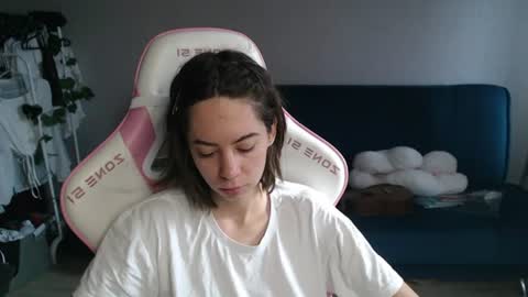Snapshot of allie_hazie chatting on July 2026 01:33:01 AM alice online show from July 2026 01:33:01 AM