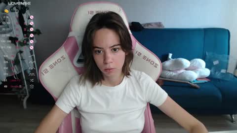 Snapshot of allie_hazie chatting on August 2026 01:37:01 AM alice online show from August 2026 01:37:01 AM